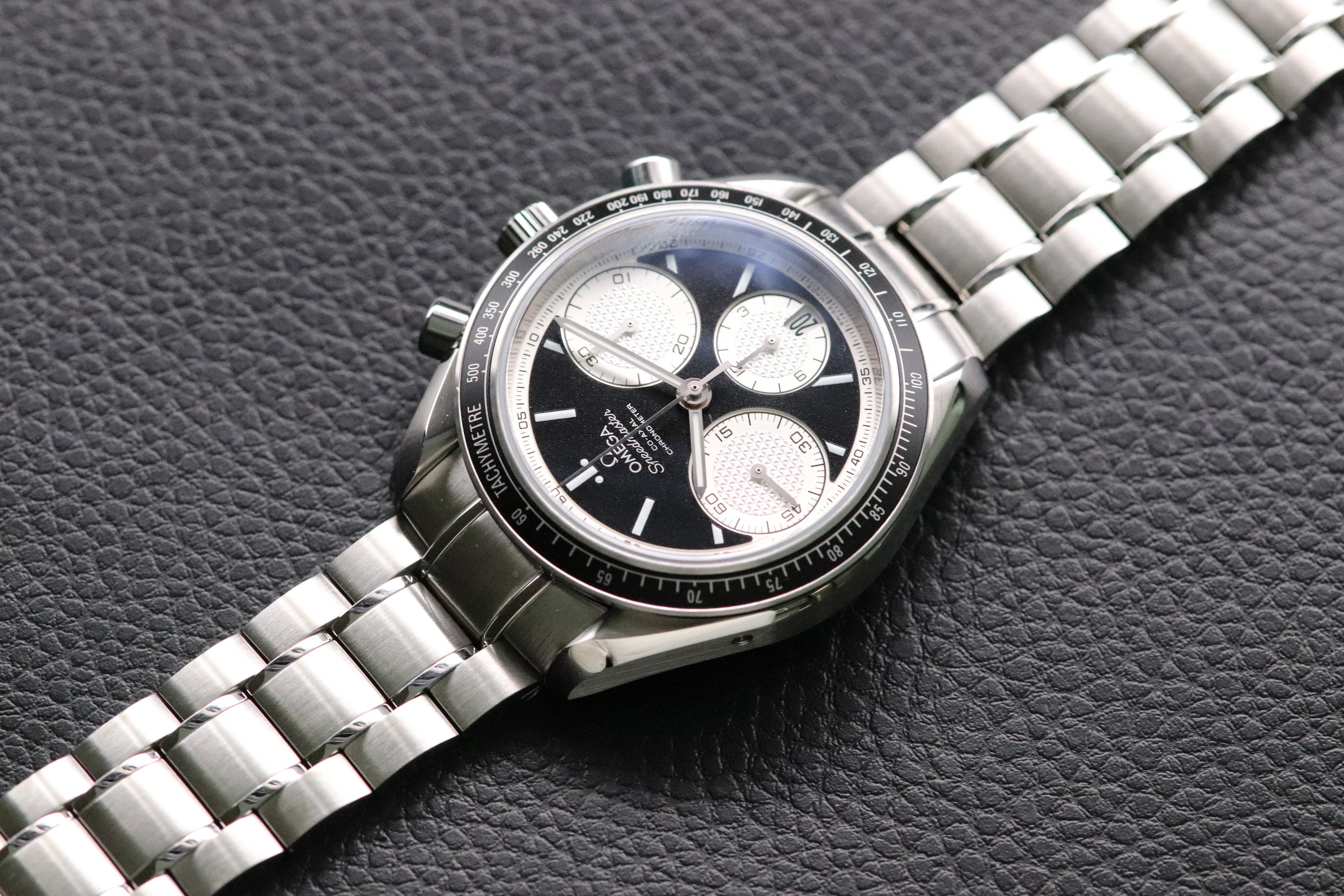 Omega Speedmaster Racing 326.30.40.50.01.002 Panda 2025 Fullset