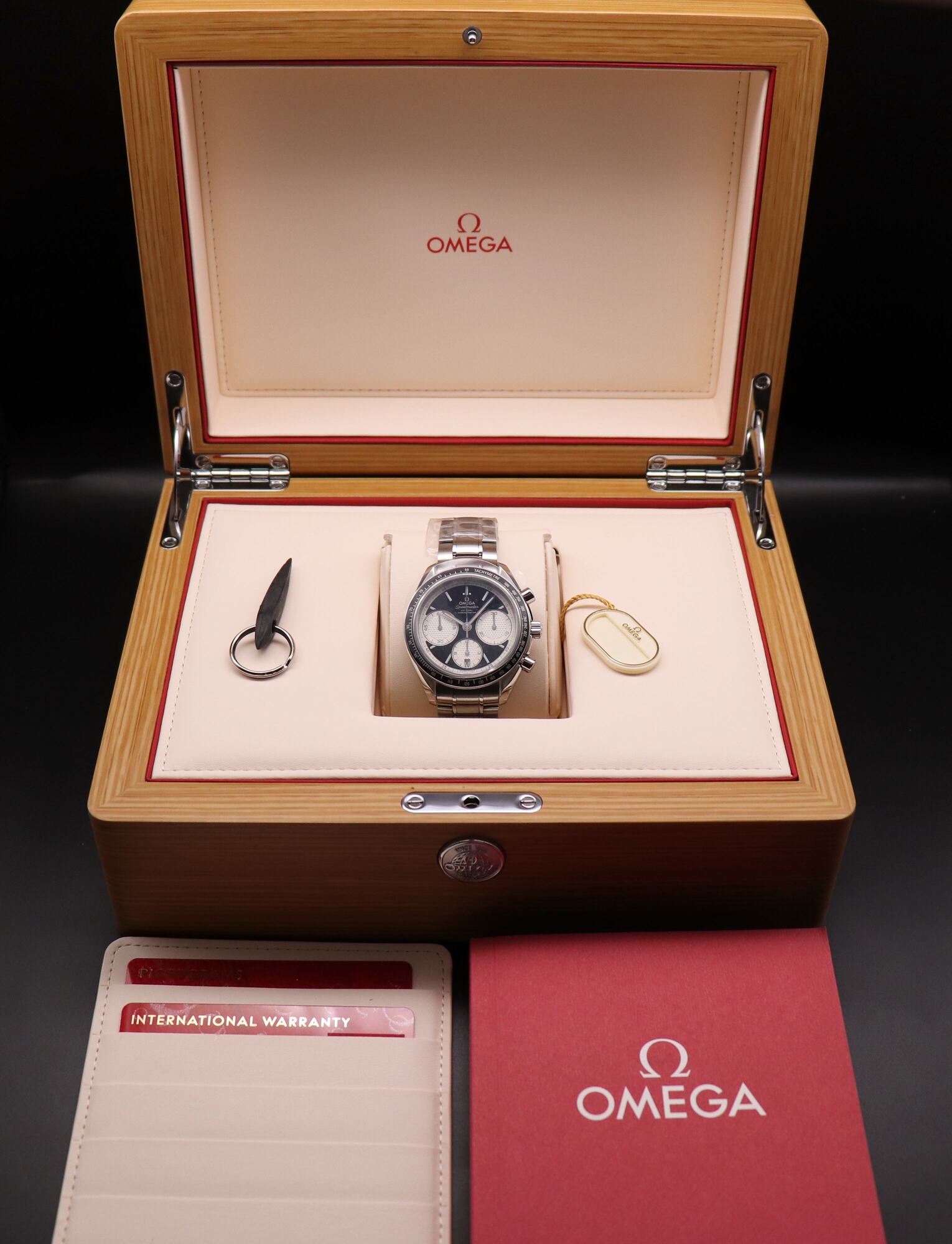 Omega Speedmaster Racing 326.30.40.50.01.002 Panda 2025 Fullset