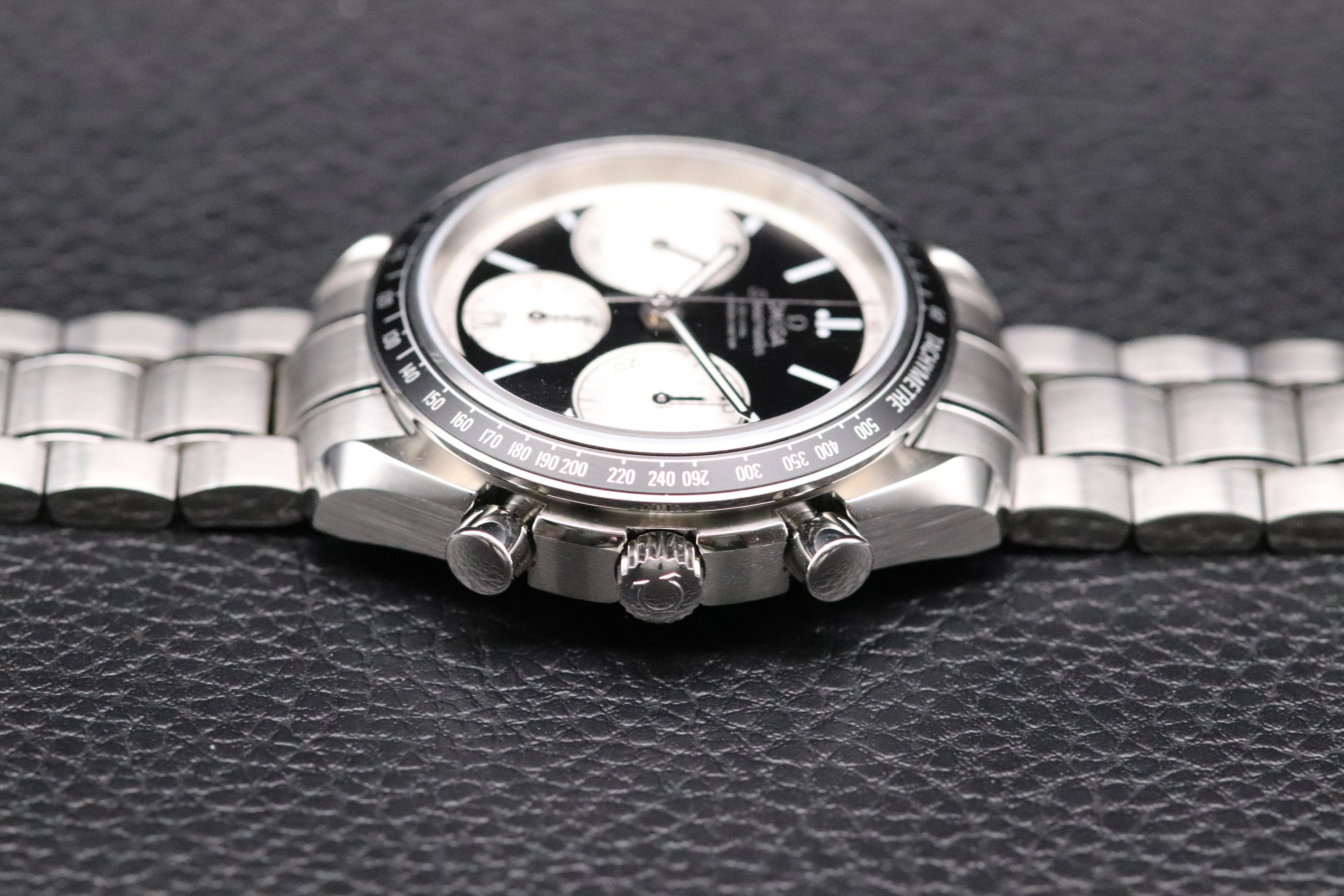 Omega Speedmaster Racing 326.30.40.50.01.002 Panda 2025 Fullset